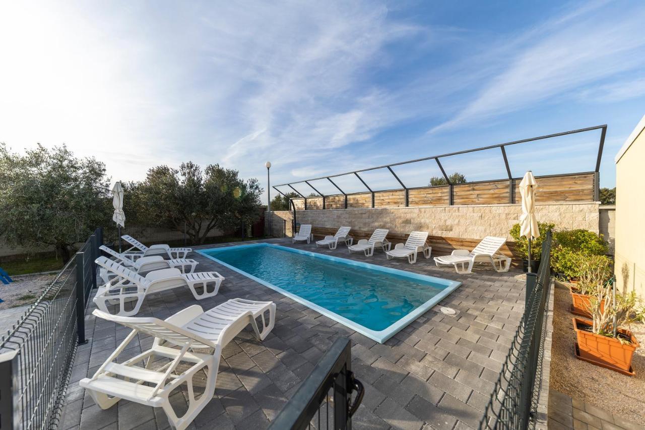 Hotel Kamp Tonci Biograd Na Moru Esterno foto