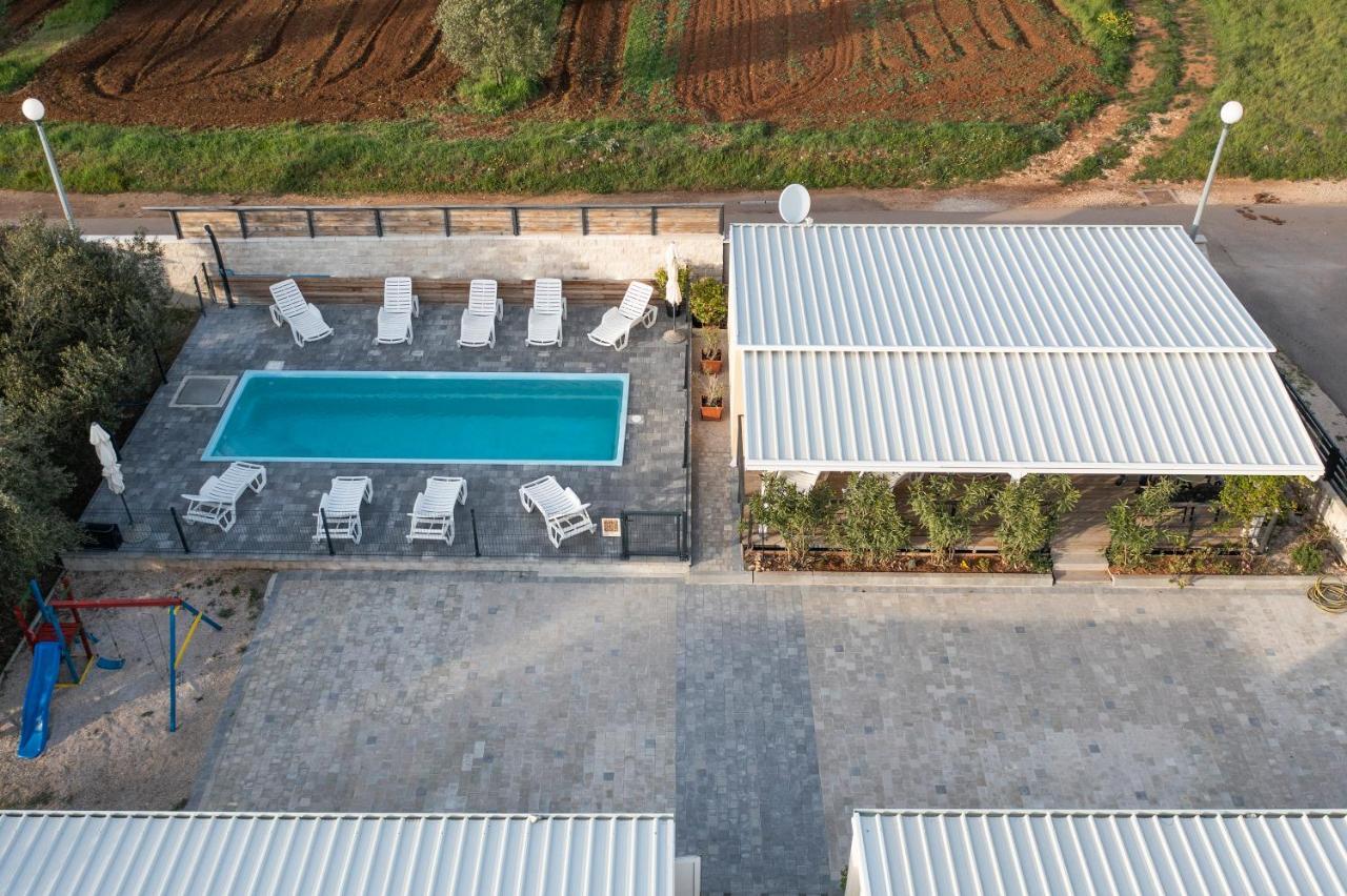 Hotel Kamp Tonci Biograd Na Moru Esterno foto